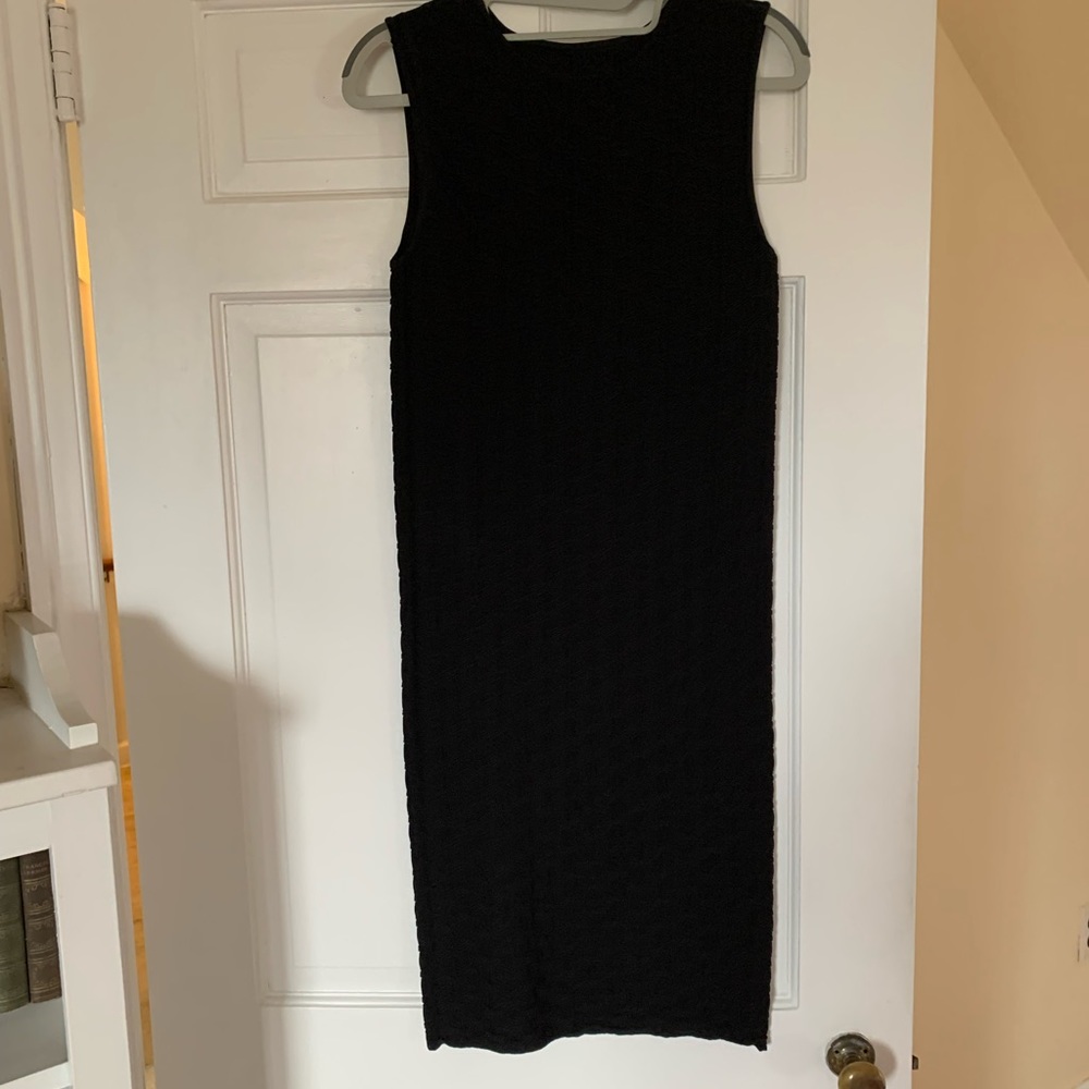 Carmen Marc Valvo form fitting shift black dress
